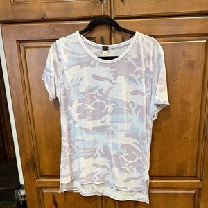 Free People We The Free Sky Camouflage Women's Tee Size XS Hi Low Larger Fit